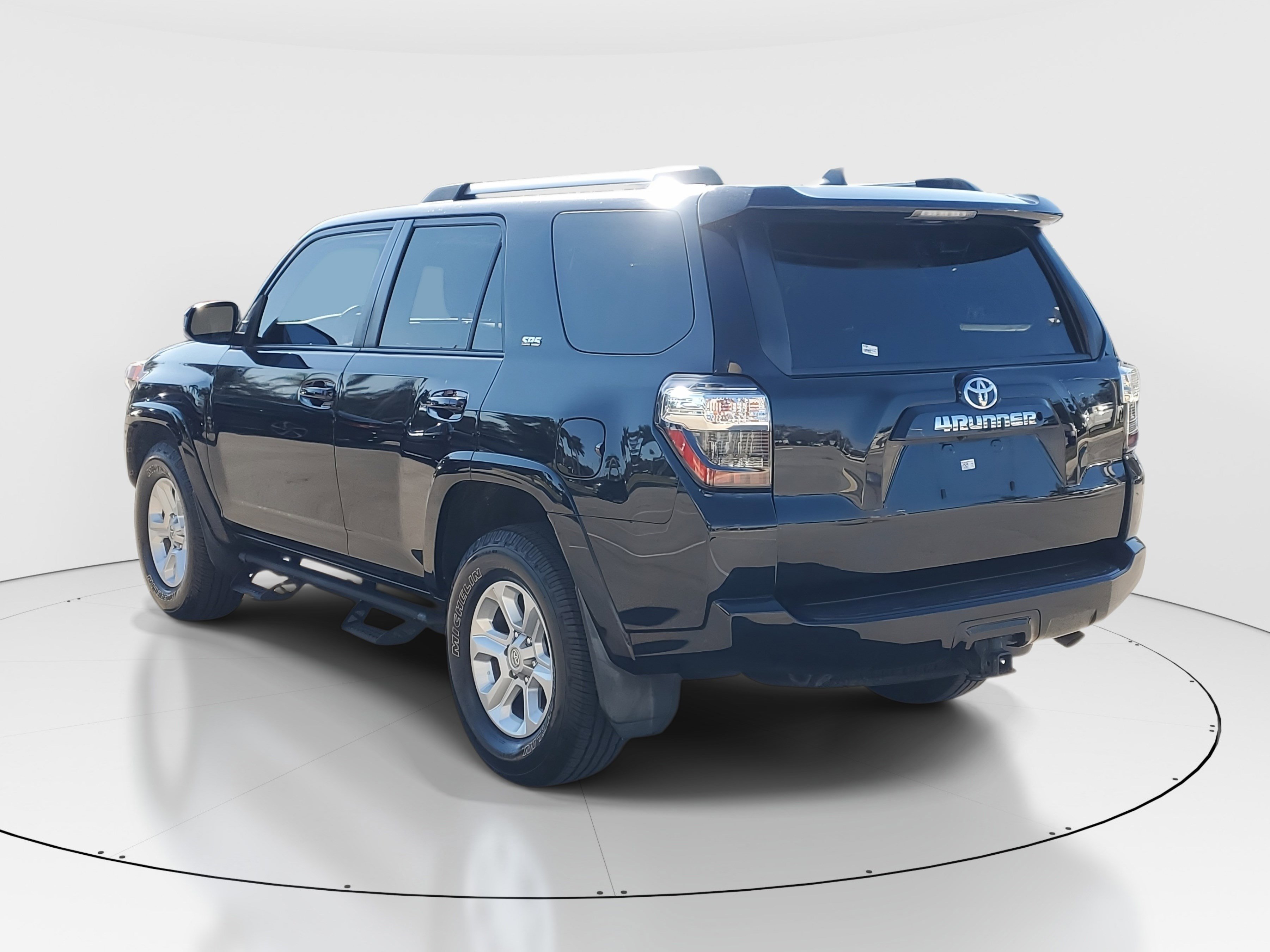 Used 2021 Toyota 4Runner SR5 image 5