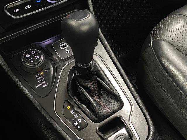 Used 2019 Jeep Cherokee Trailhawk image 23