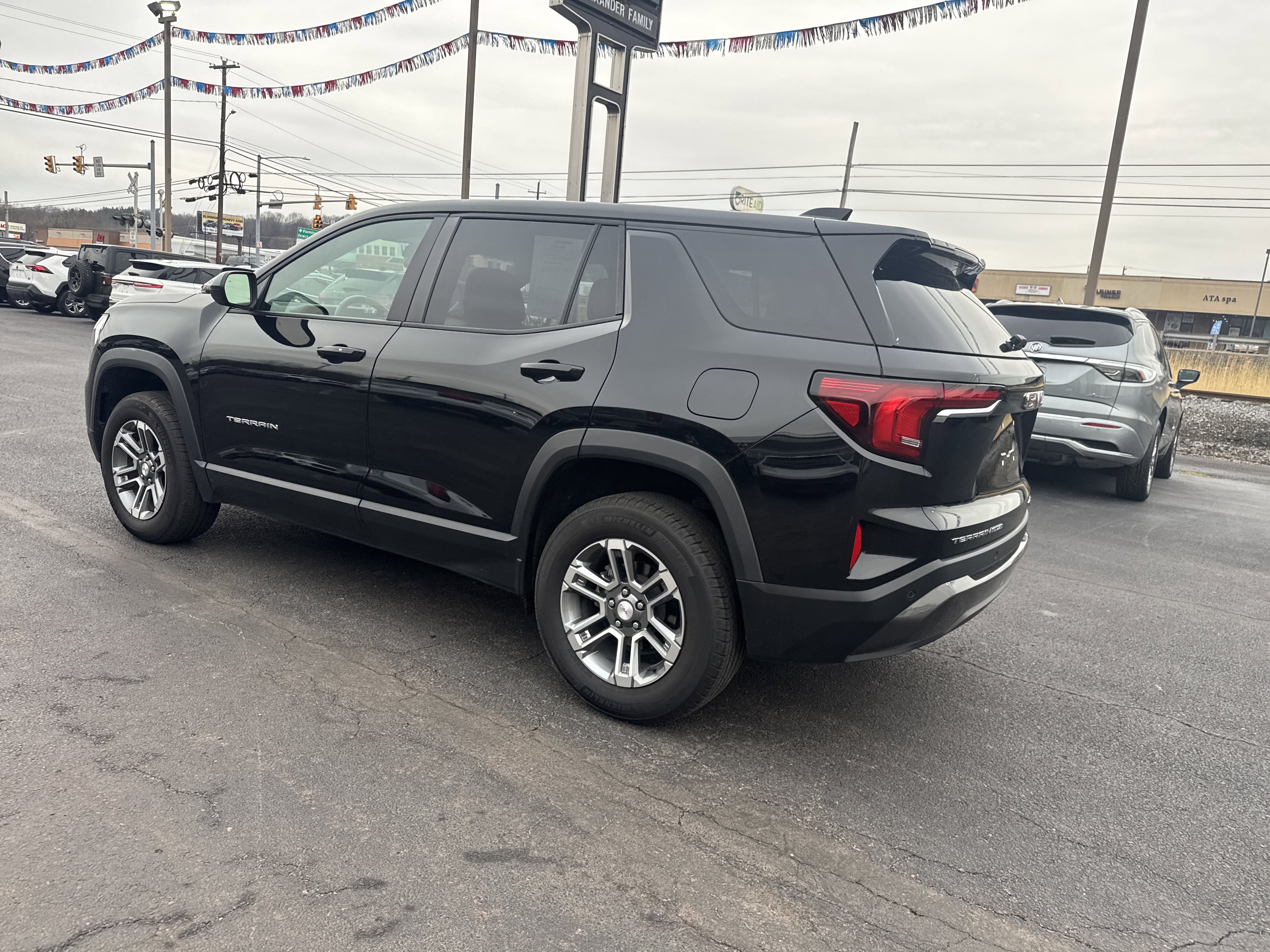 Used 2025 GMC Terrain Elevation AWD/4WD image 6
