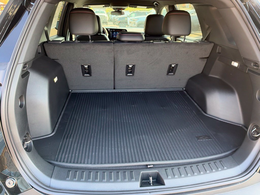 New 2027 Chevrolet Equinox RS w/ LPO, Floor Liner Package AWD/4WD image 40