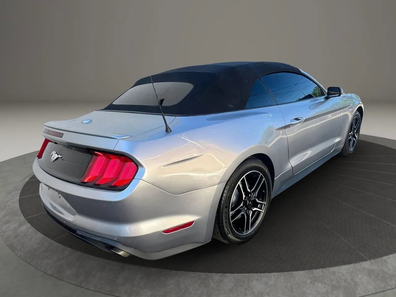 Used 2023 Ford Mustang Premium RWD image 5