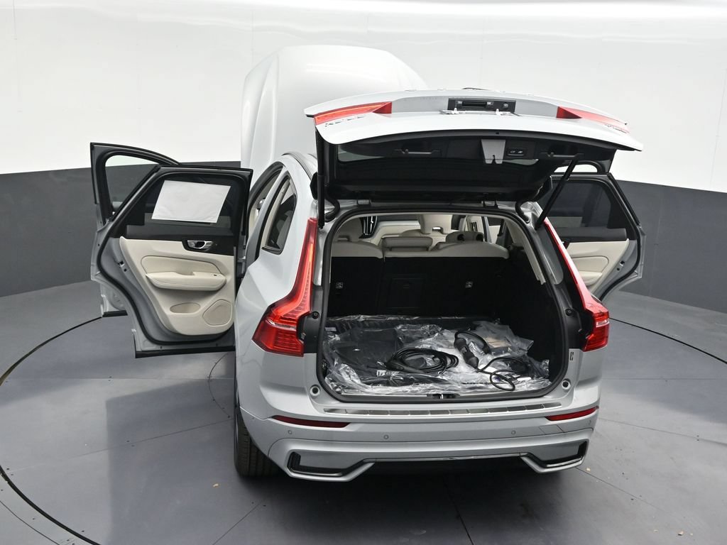 New 2025 Volvo XC60 T8 Plus w/ Protection Package Premier AWD/4WD image 33