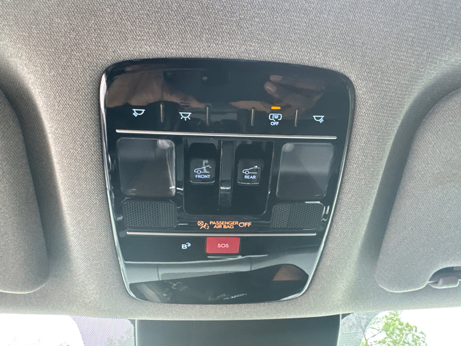 Used 2025 Hyundai Santa Fe Limited image 32