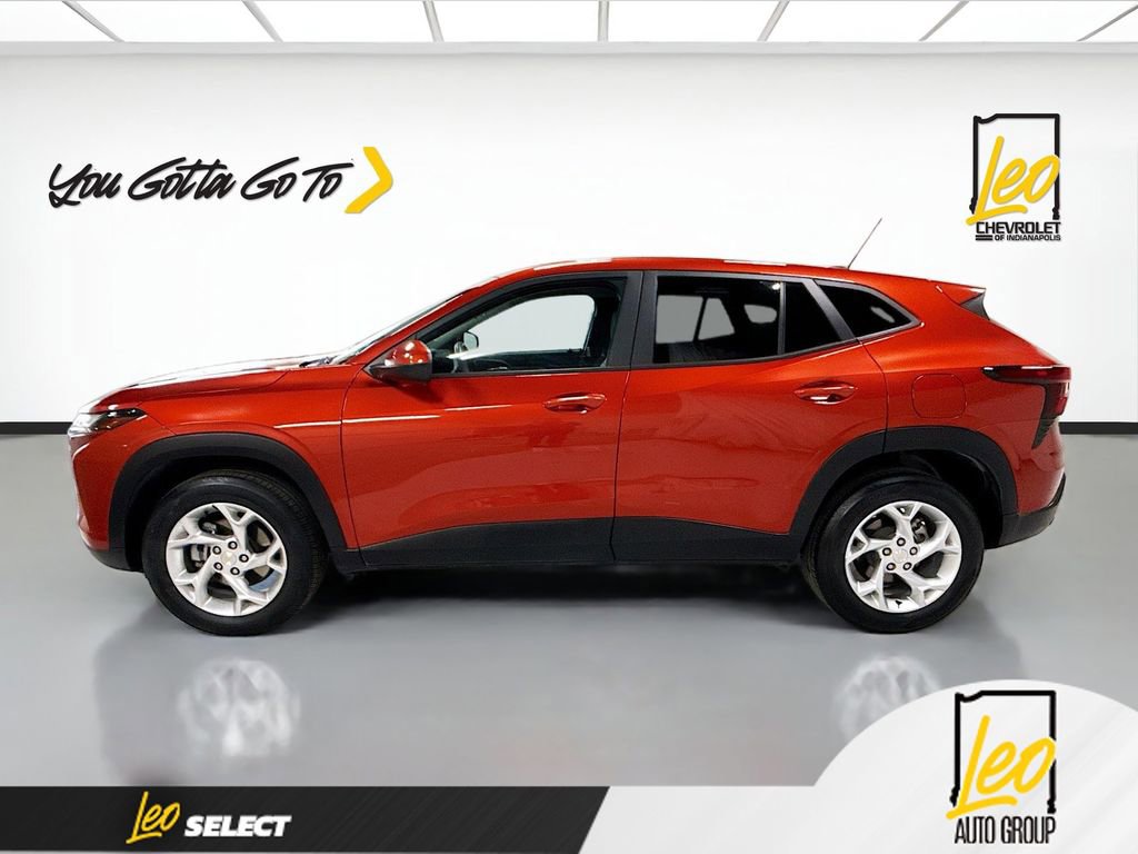 Used 2024 Chevrolet Trax LS w/ LS Convenience Package FWD image 8