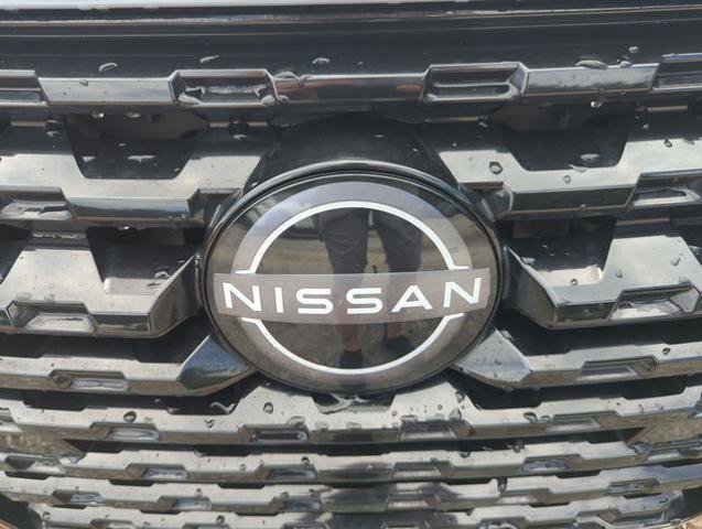 Certified 2024 Nissan Kicks SR FWD image 5