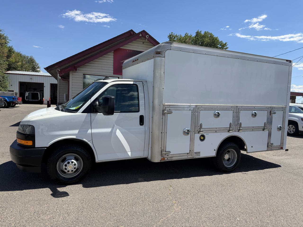 Used 2020 Chevrolet Express 3500 w/ Power Convenience Package RWD image 5