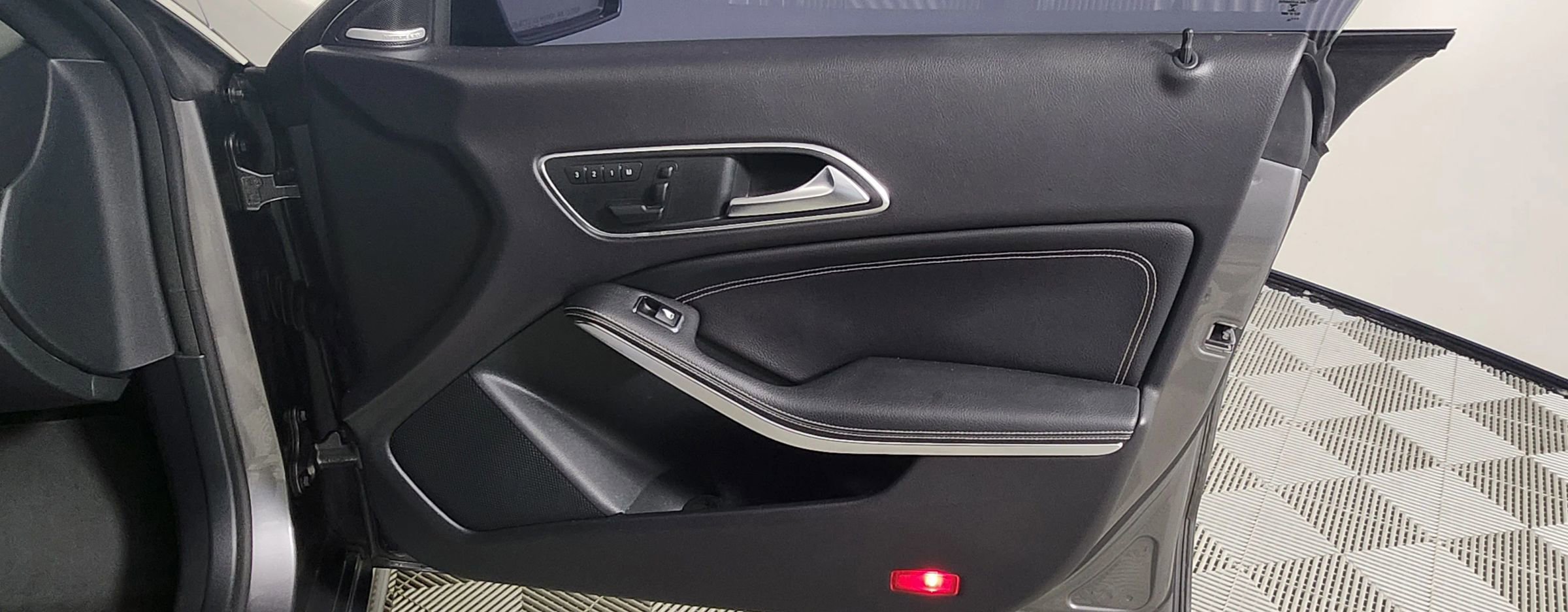 Used 2015 Mercedes-Benz CLA 250 4MATIC image 20