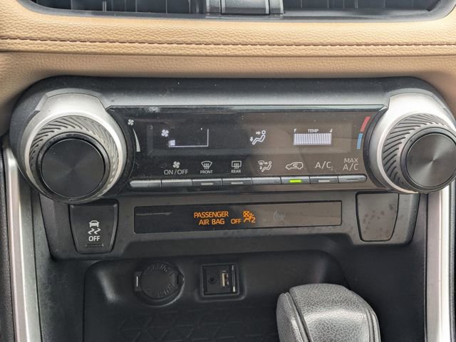 Used 2019 Toyota RAV4 LE FWD image 20