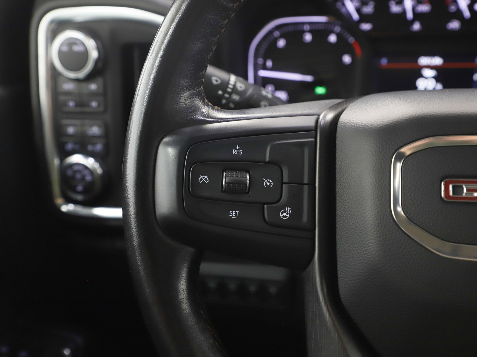 Used 2022 GMC Sierra 3500 AT4 w/ AT4 Preferred Package image 26