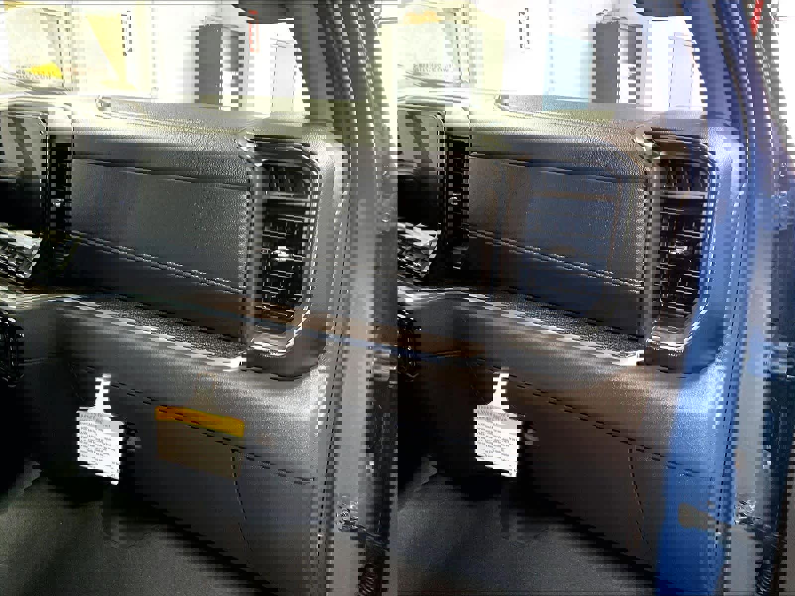 Used 2024 Chevrolet Silverado 1500 LT AWD/4WD image 13