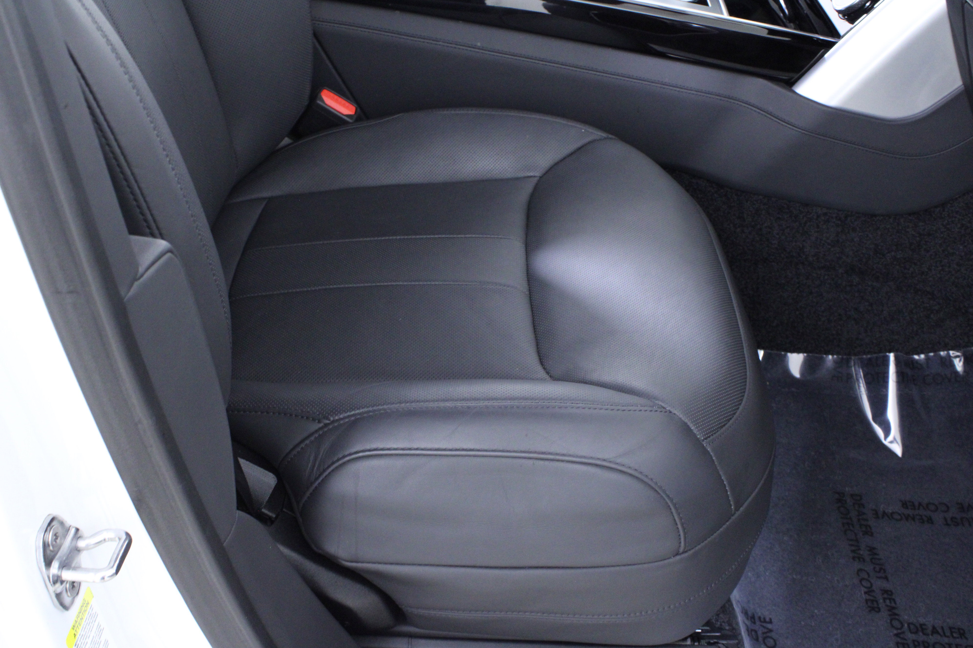 Used 2023 Land Rover Range Rover SE image 17