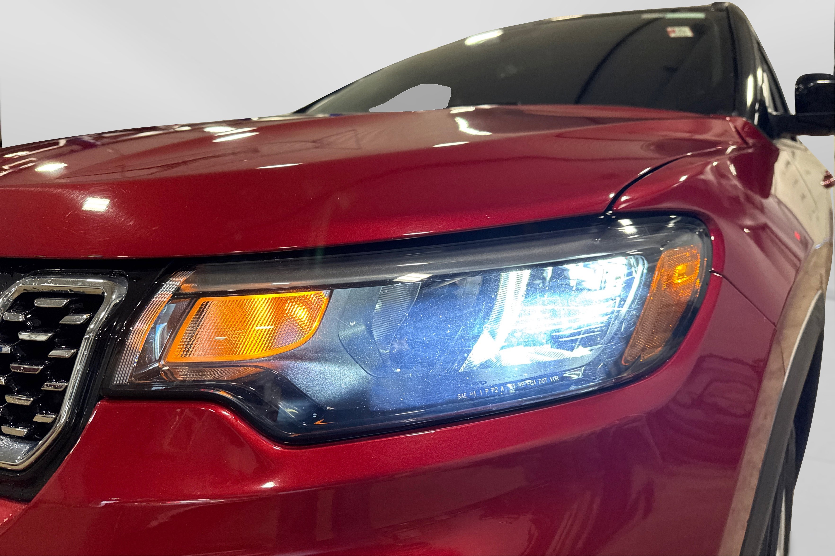 Used 2025 Jeep Compass Limited image 13