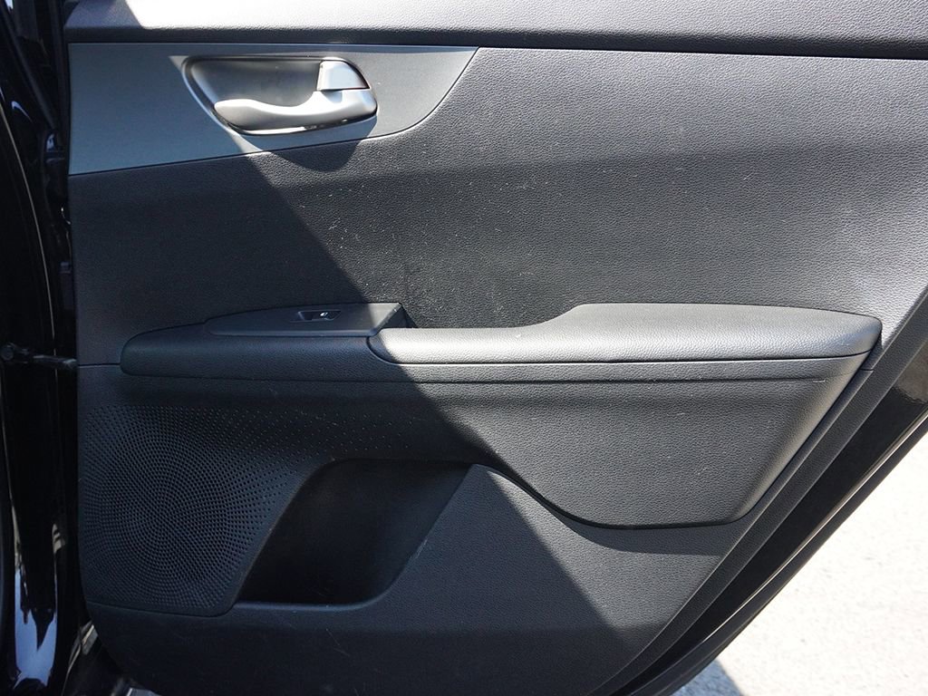 Used 2019 Kia Forte LXS FWD image 18