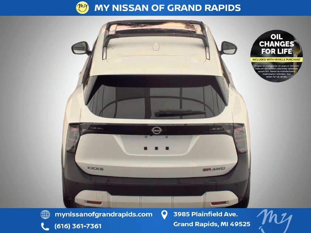 Certified 2025 Nissan Kicks SR w/ SR Premium Package AWD/4WD image 5