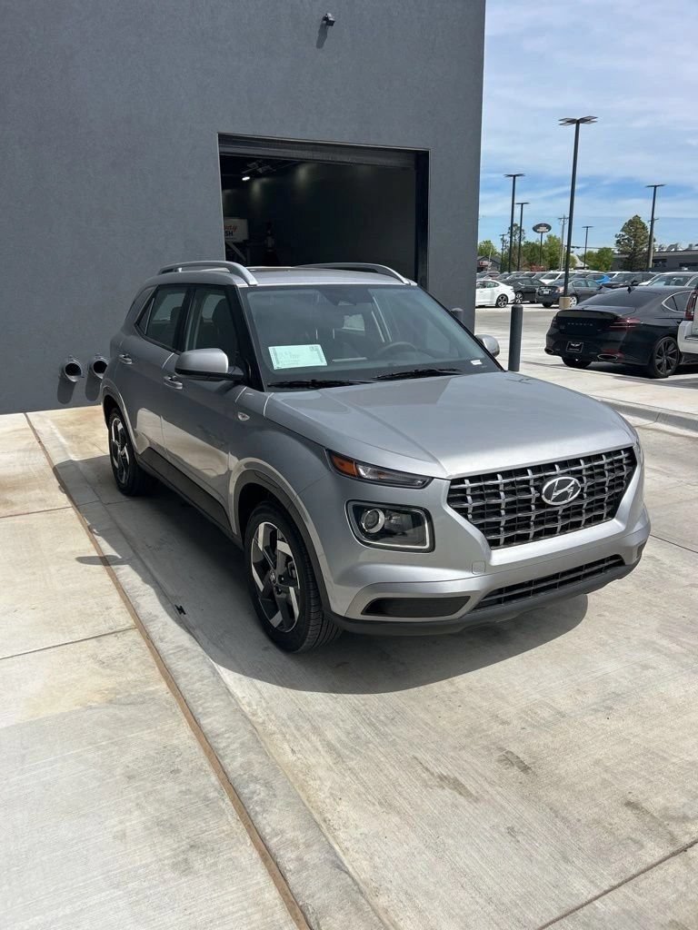 New 2026 Hyundai Venue SEL FWD image 3