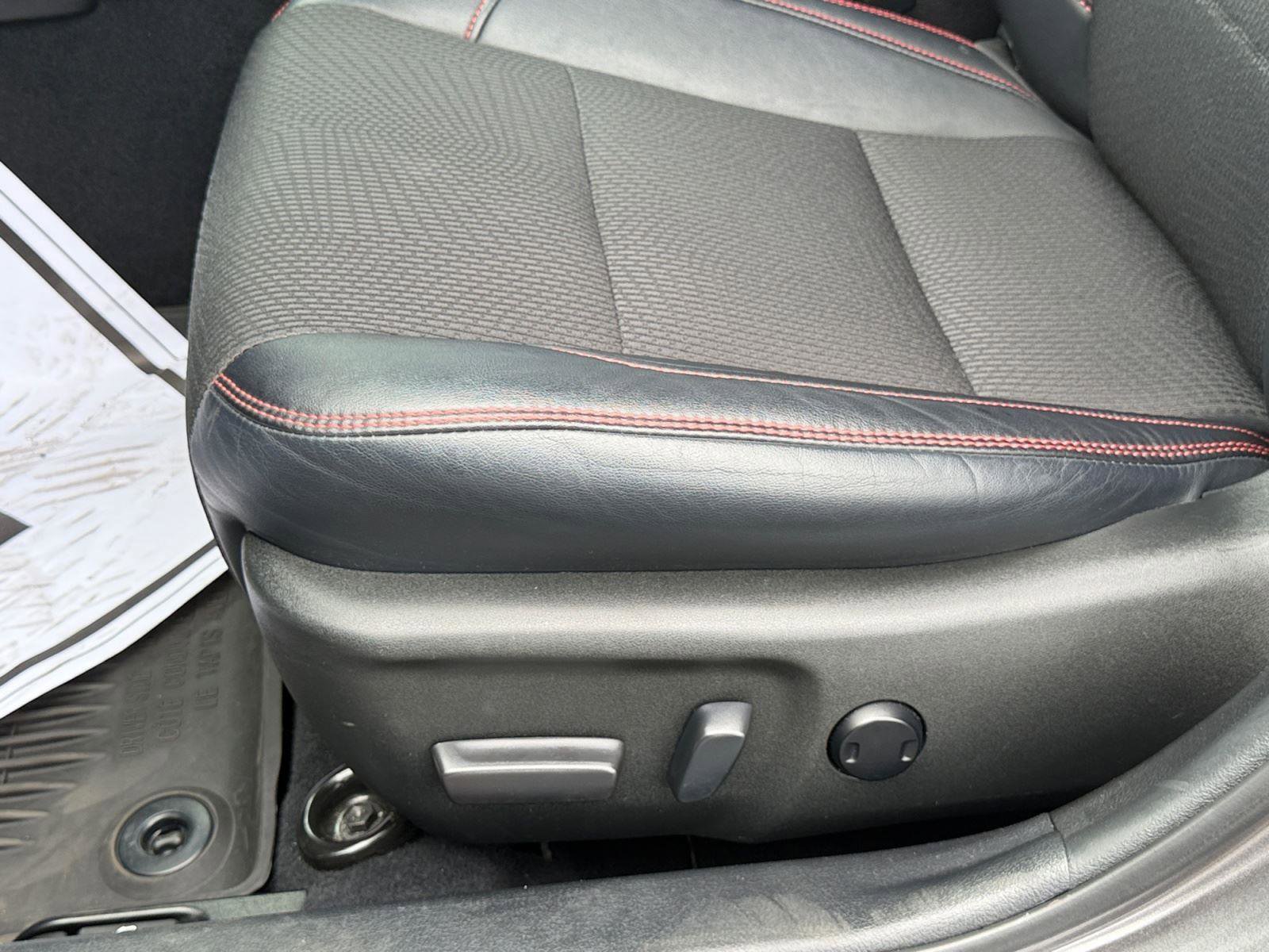 Used 2016 Toyota Camry SE FWD image 25