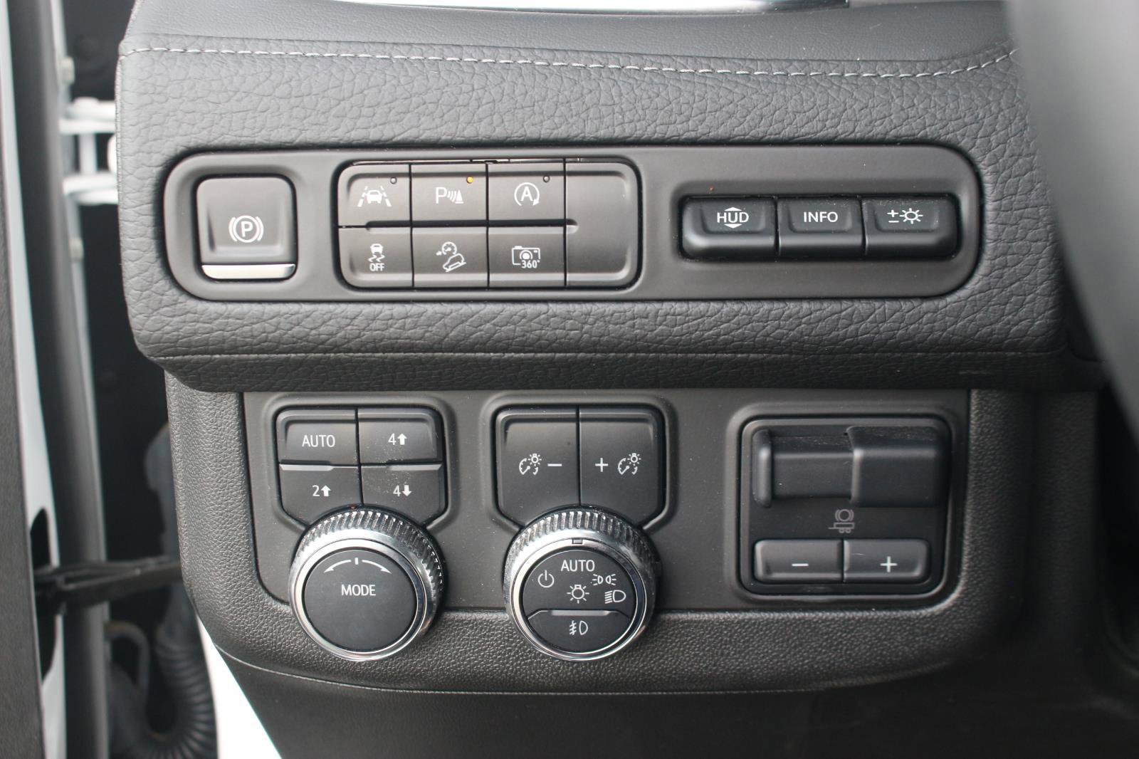 Used 2024 GMC Yukon XL Denali w/ Max Trailering Package image 21