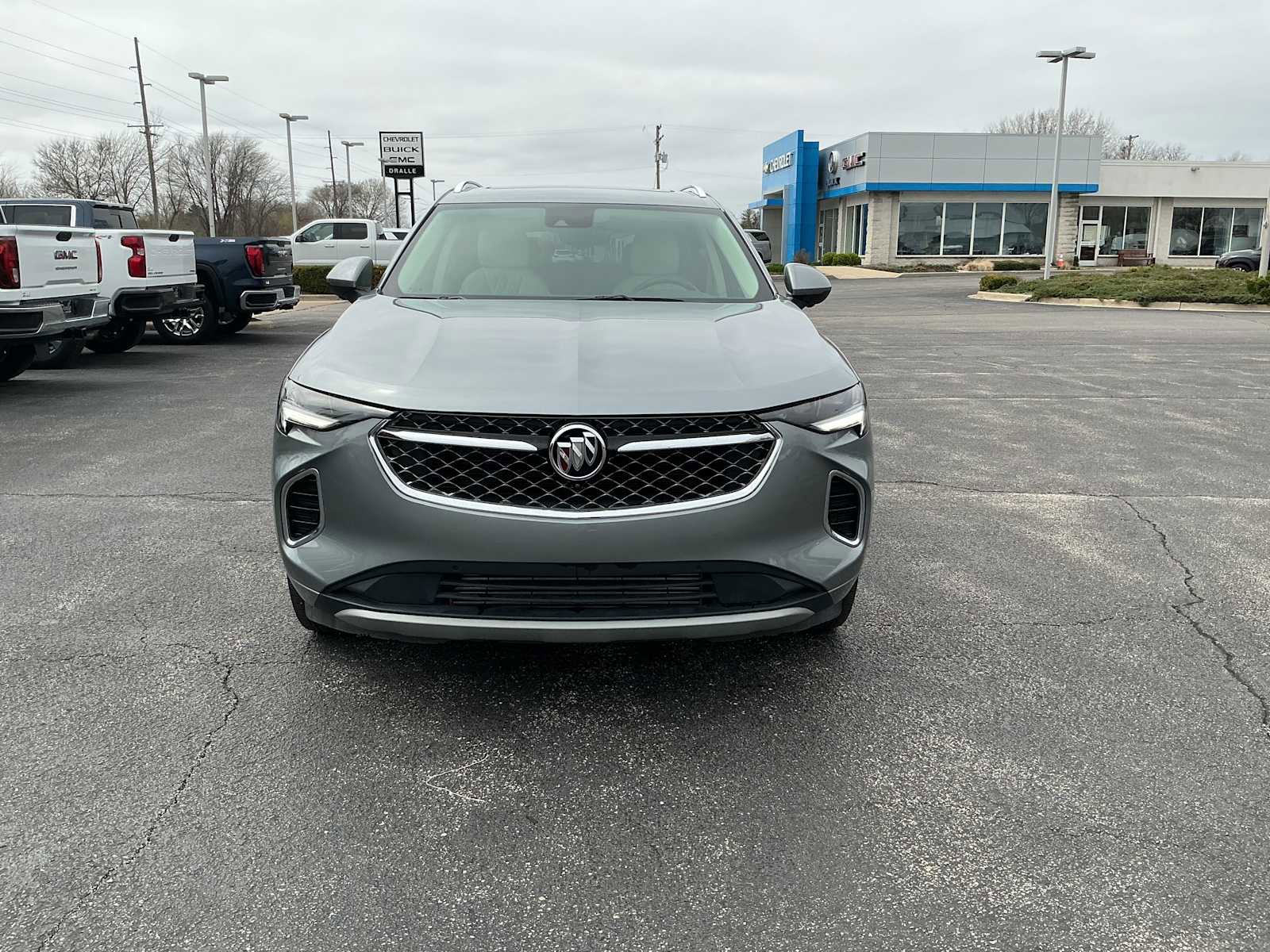 Used 2023 Buick Envision Avenir image 2