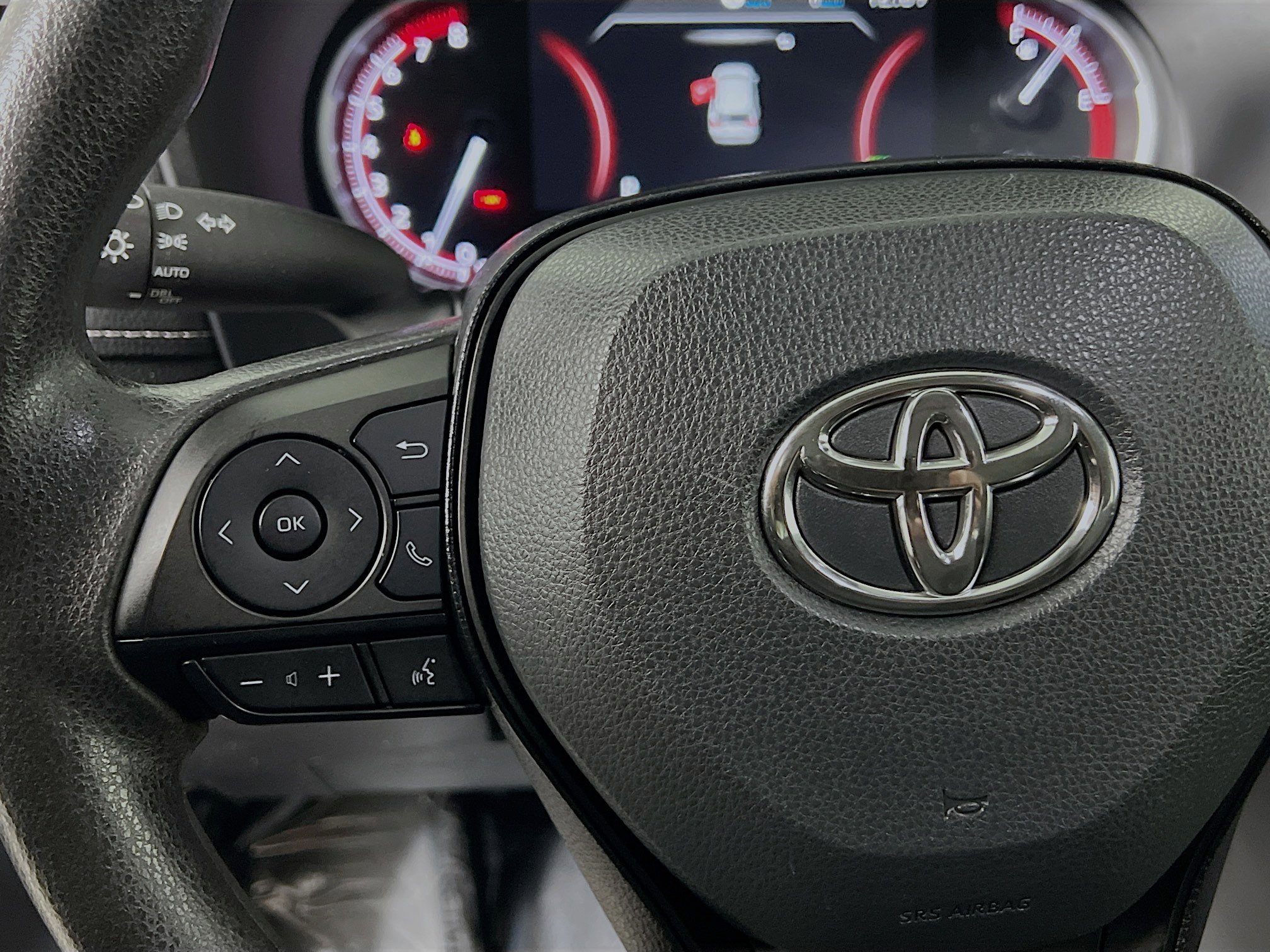 Used 2025 Toyota RAV4 XLE image 19