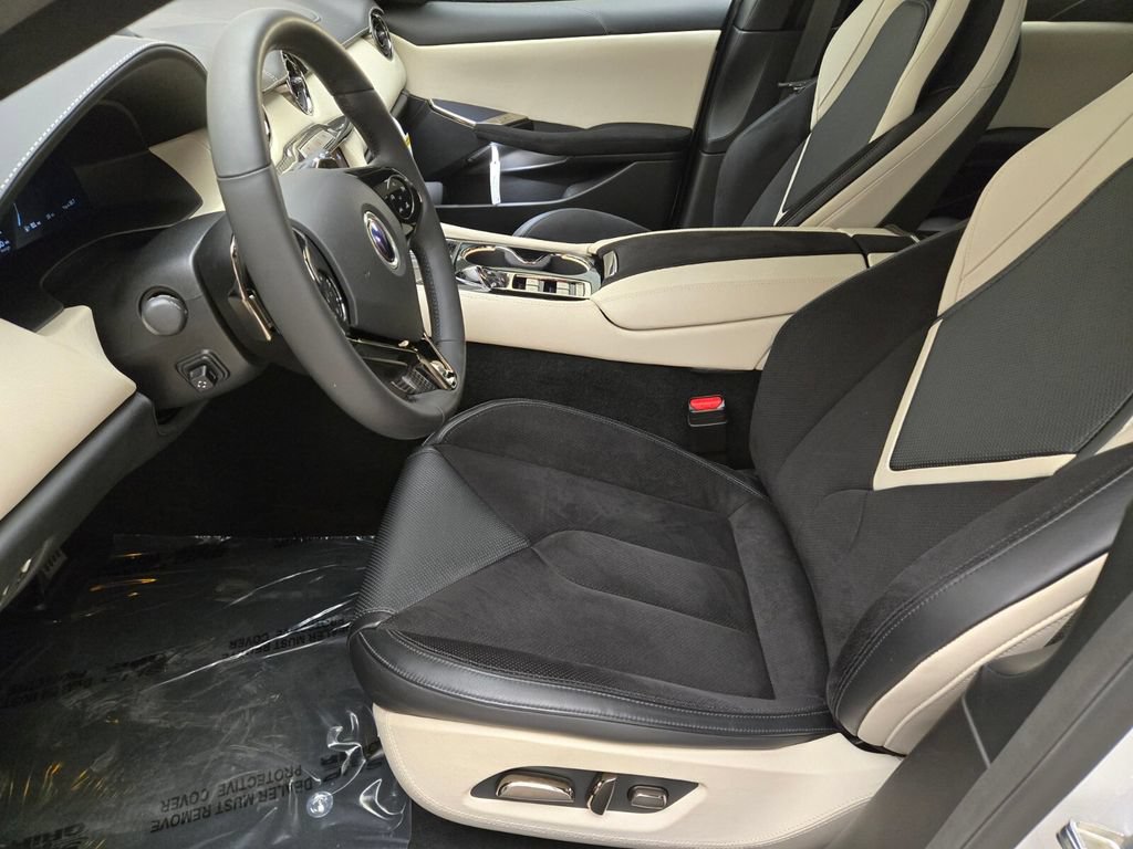 Used 2025 Karma Revero Luxury RWD image 17