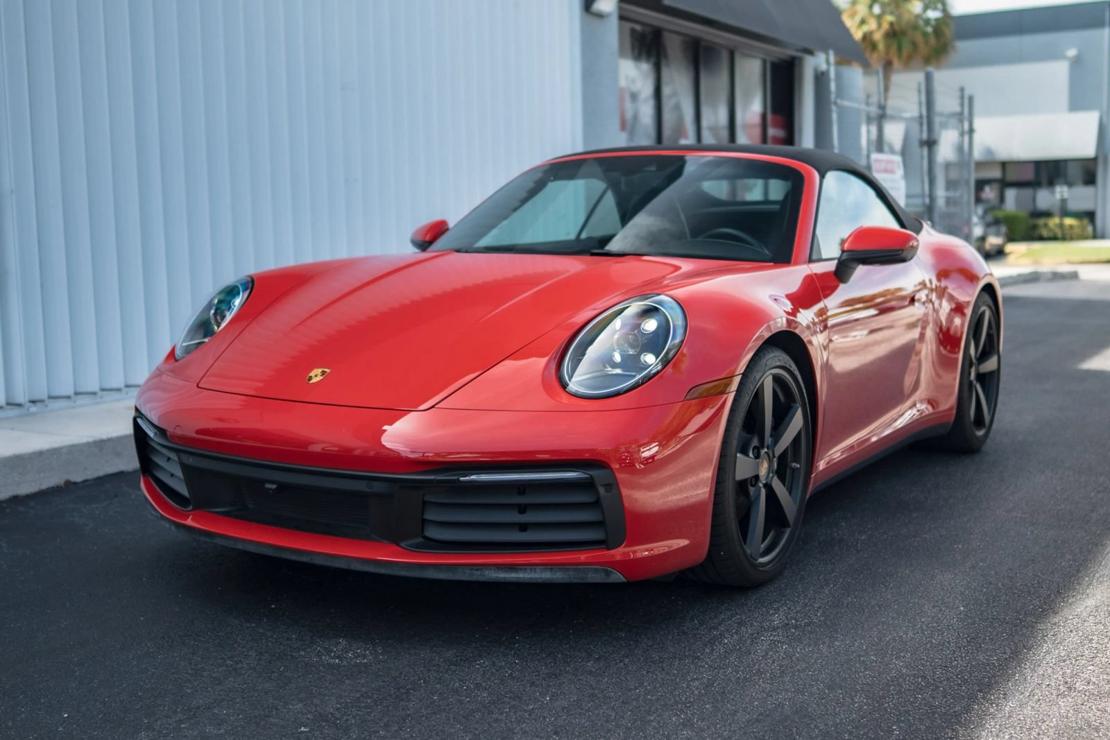 Used 2022 Porsche 911 Carrera w/ Premium Package RWD image 3