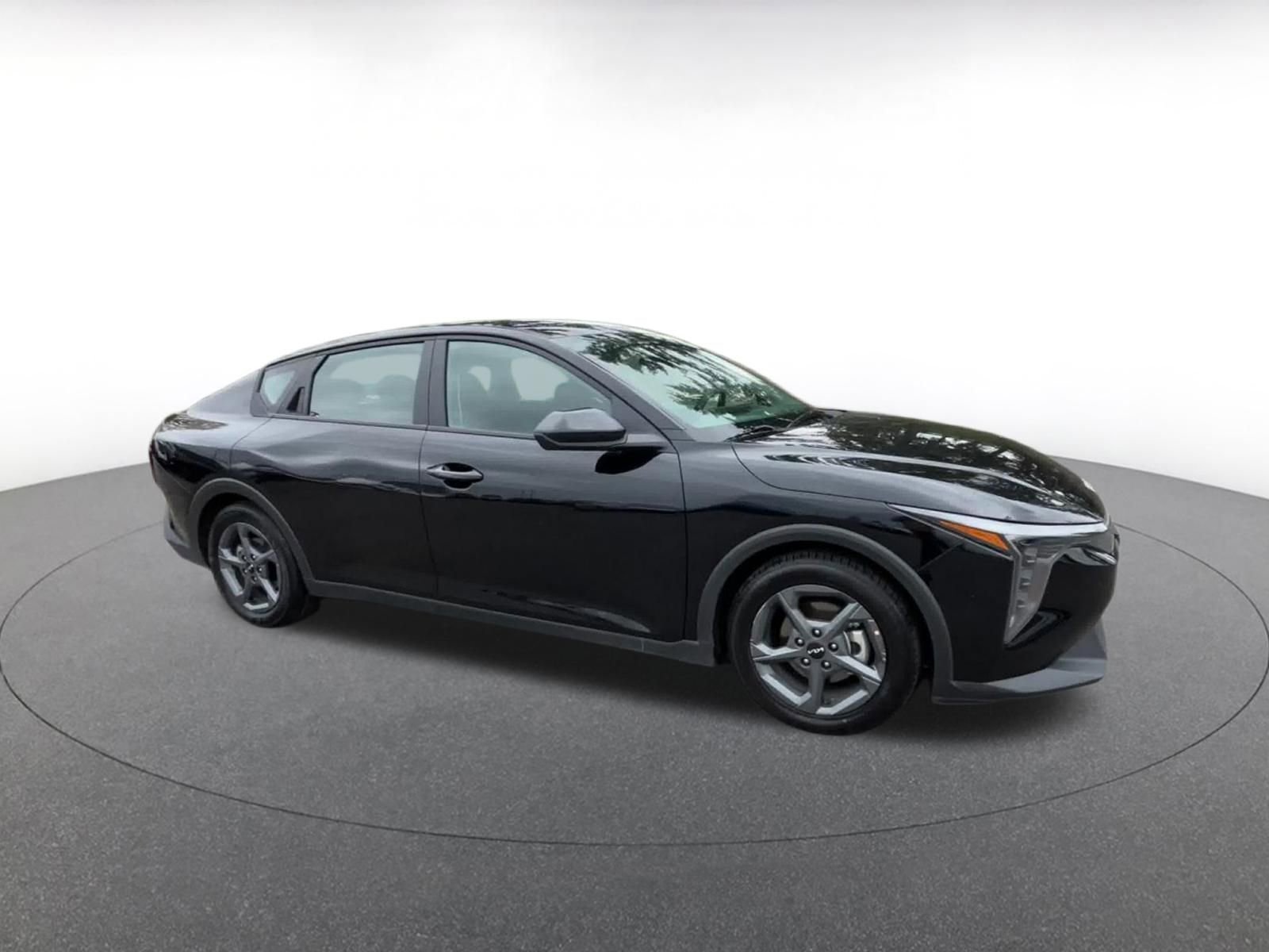 Used 2025 Kia K4 FWD image 2