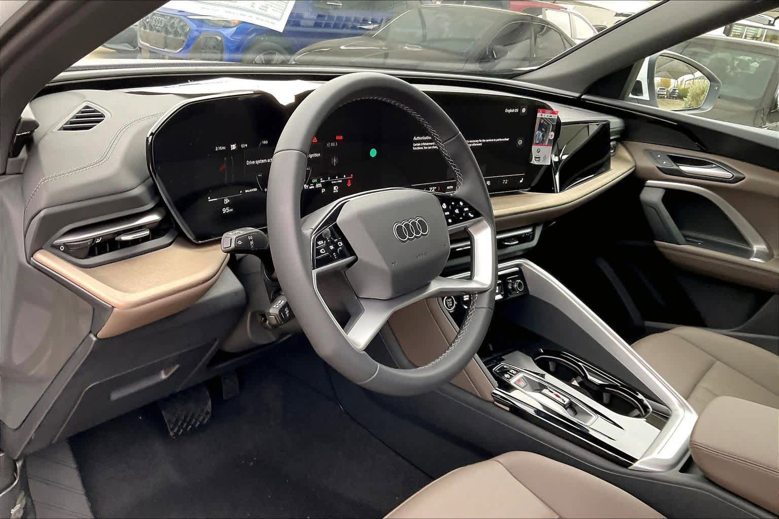 Used 2025 Audi Q5 Premium w/ Convenience Package image 8