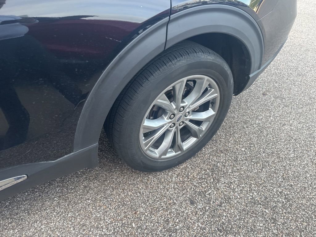 Used 2020 Ford Explorer XLT w/ Equipment Group 202A AWD/4WD image 7