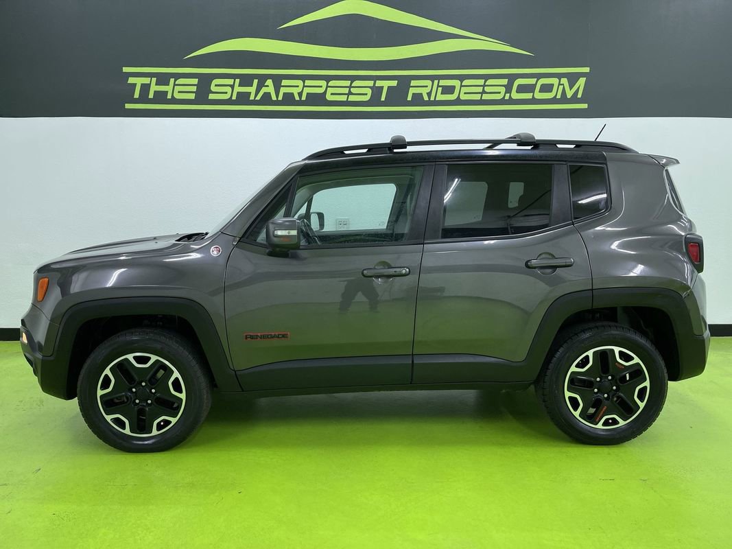 Used 2016 Jeep Renegade Trailhawk w/ Premium Trailhawk Package image 11