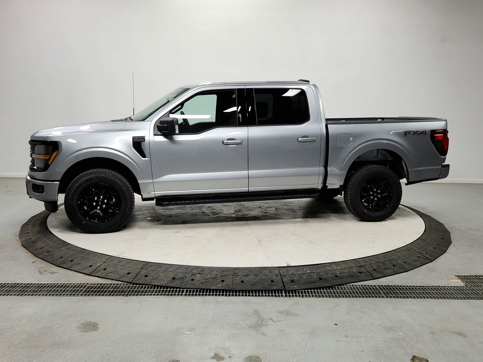 New 2026 Ford F150 XLT w/ Equipment Group 302A MID image 4