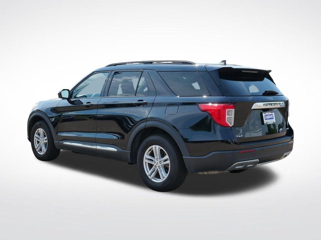Used 2024 Ford Explorer XLT w/ Equipment Group 202A AWD/4WD image 4