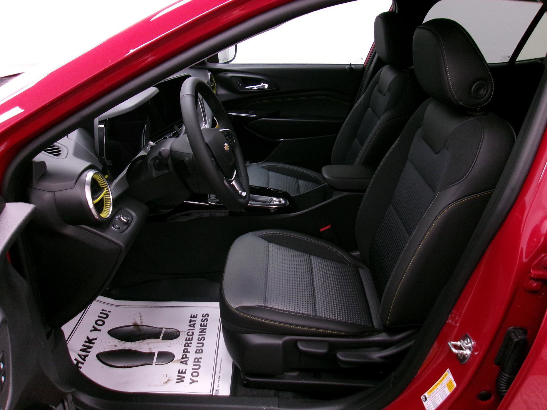 New 2026 Chevrolet Trax LT w/ Driver Confidence Package image 8