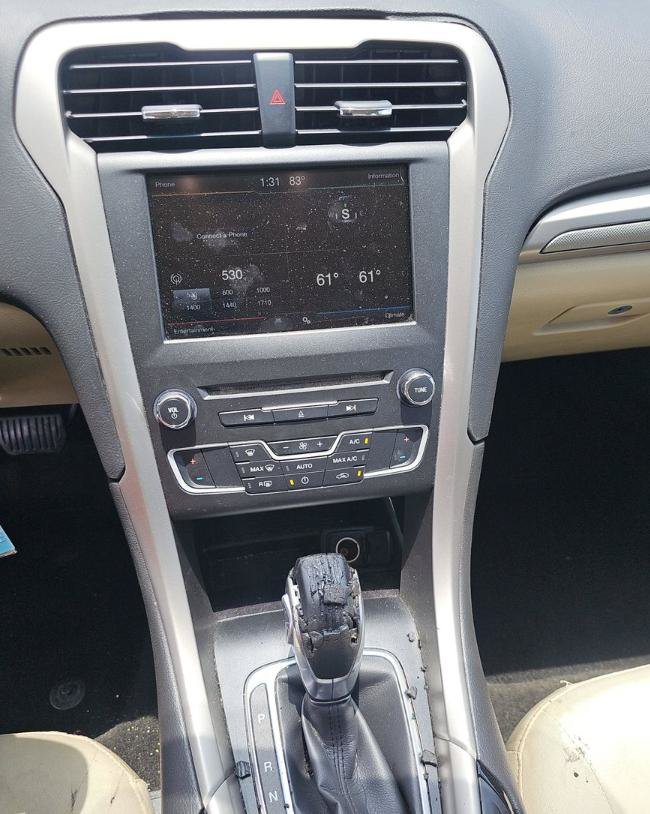 Used 2016 Ford Fusion SE FWD image 9