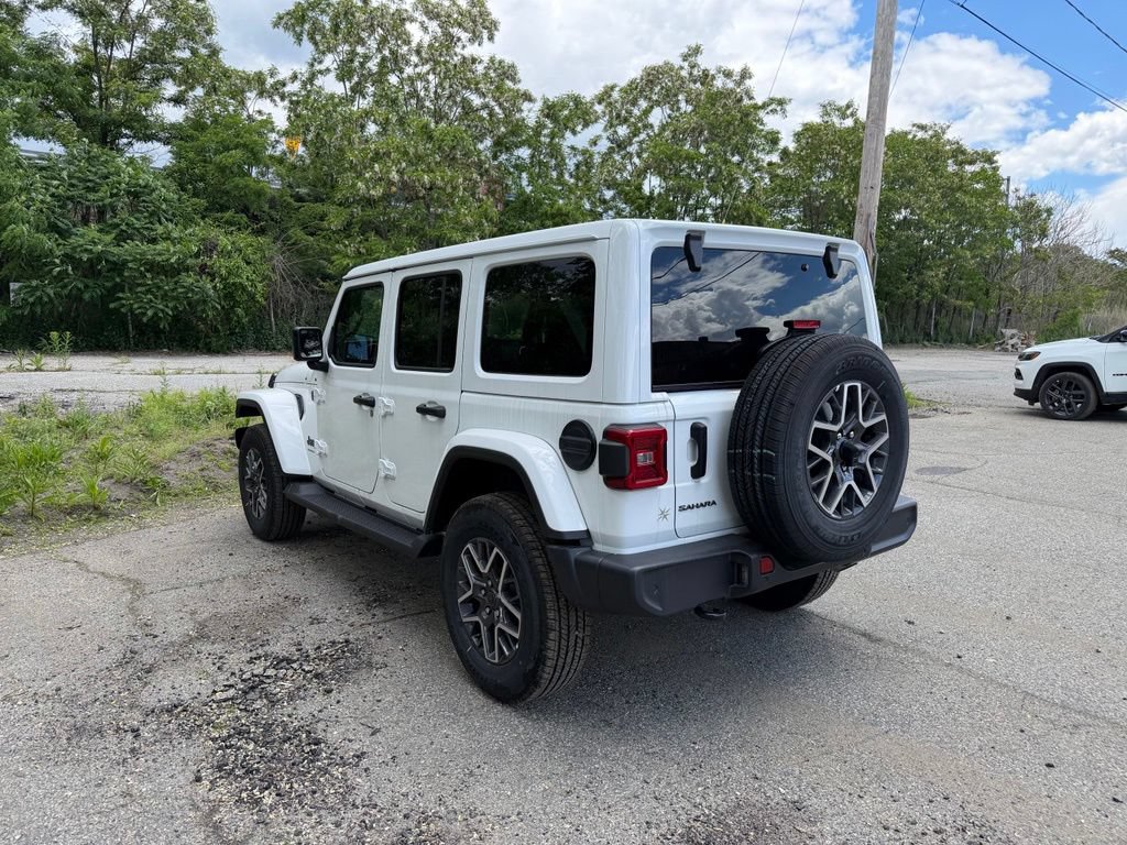 New 2026 Jeep Wrangler Unlimited Sahara AWD/4WD image 3