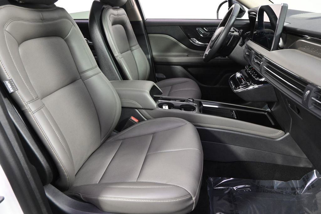 New 2025 Lincoln Corsair Reserve w/ Jet Appearance Package image 16