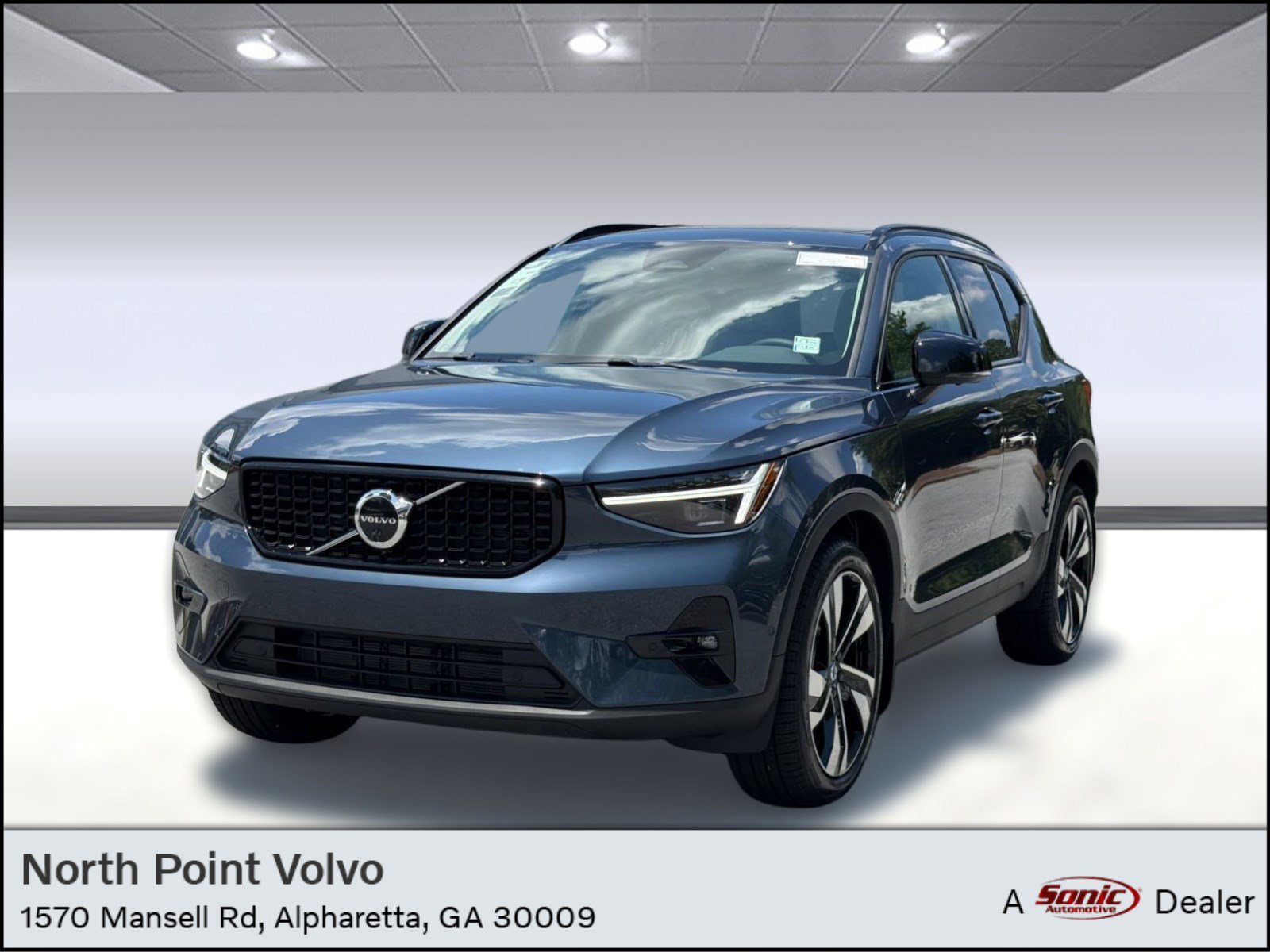 New 2026 Volvo XC40 B5 Ultra w/ Climate Package