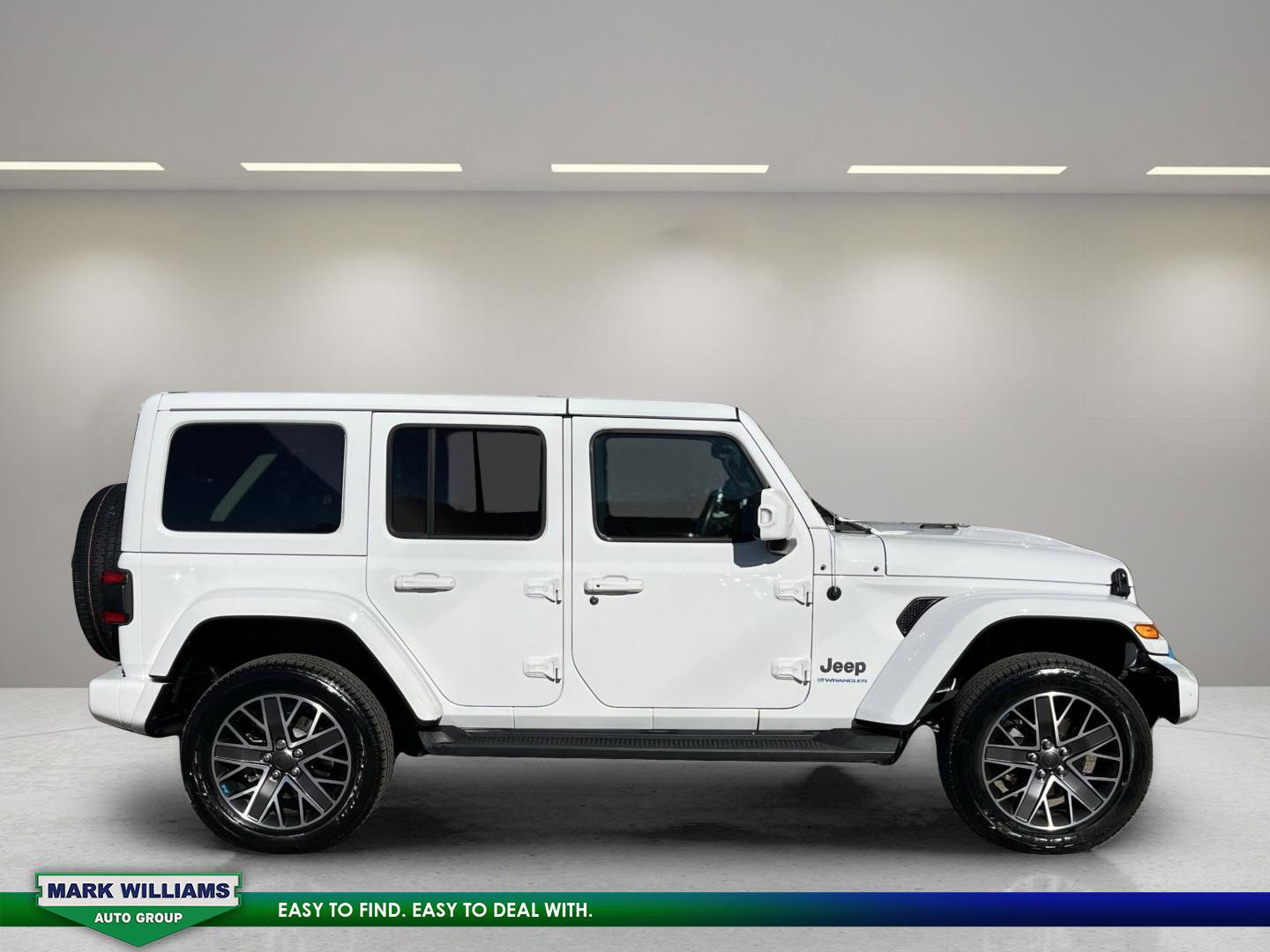 Used 2023 Jeep Wrangler Unlimited Sahara image 8