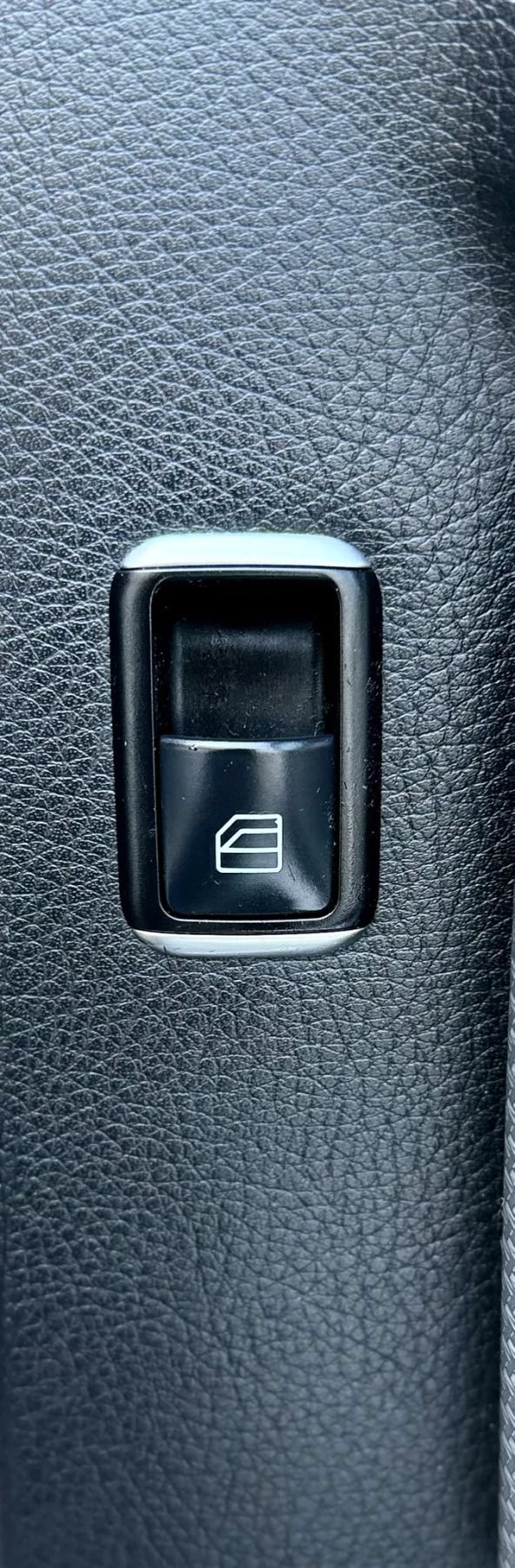 Used 2014 Mercedes-Benz GLK 350 4MATIC image 39