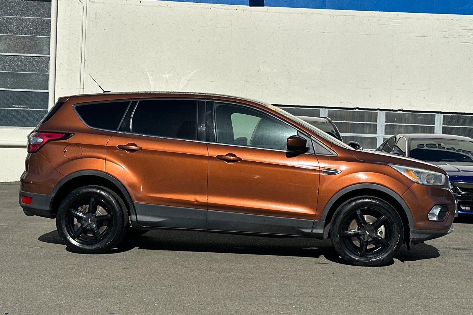 Used 2017 Ford Escape SE image 3