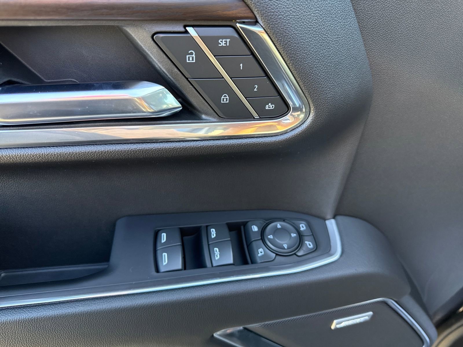 Used 2022 GMC Sierra 1500 SLT w/ SLT Premium Plus Package image 11