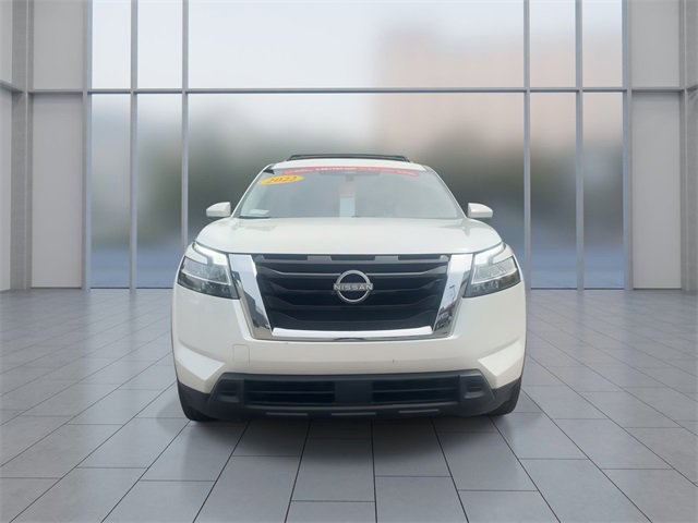 Certified 2022 Nissan Pathfinder SV image 3