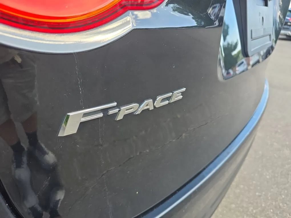 Used 2019 Jaguar F-PACE Premium AWD/4WD image 11