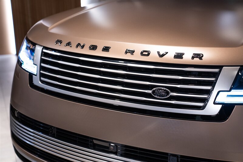 Used 2023 Land Rover Range Rover SV AWD/4WD image 39