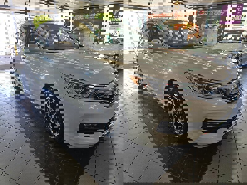 Used 2016 Honda Accord EX image 3