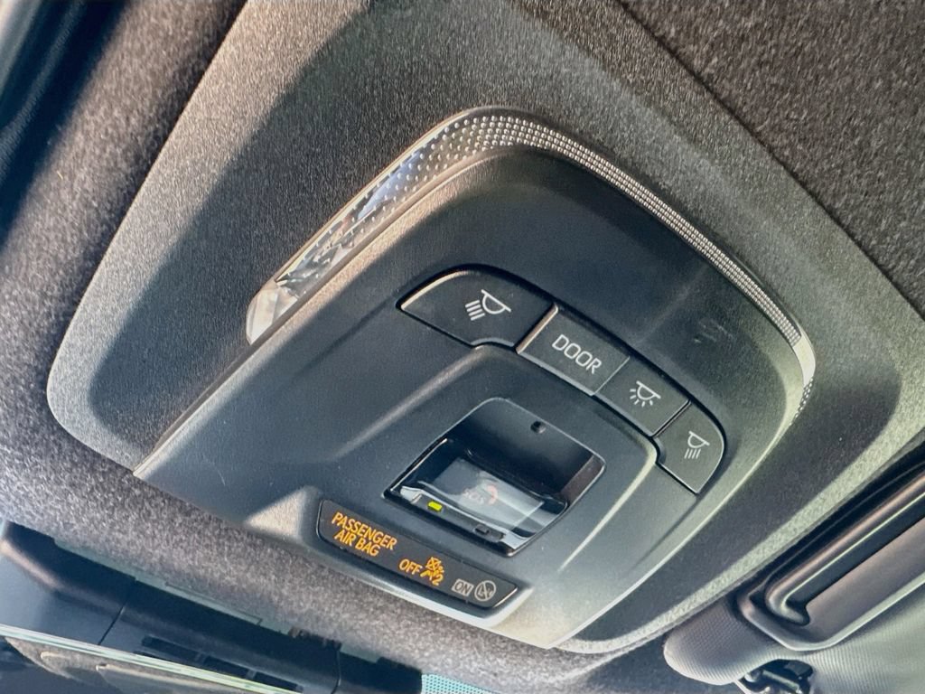 Used 2026 Toyota Corolla SE FWD image 18