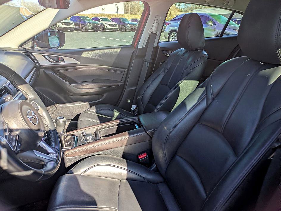 Used 2018 MAZDA MAZDA3 Touring image 10