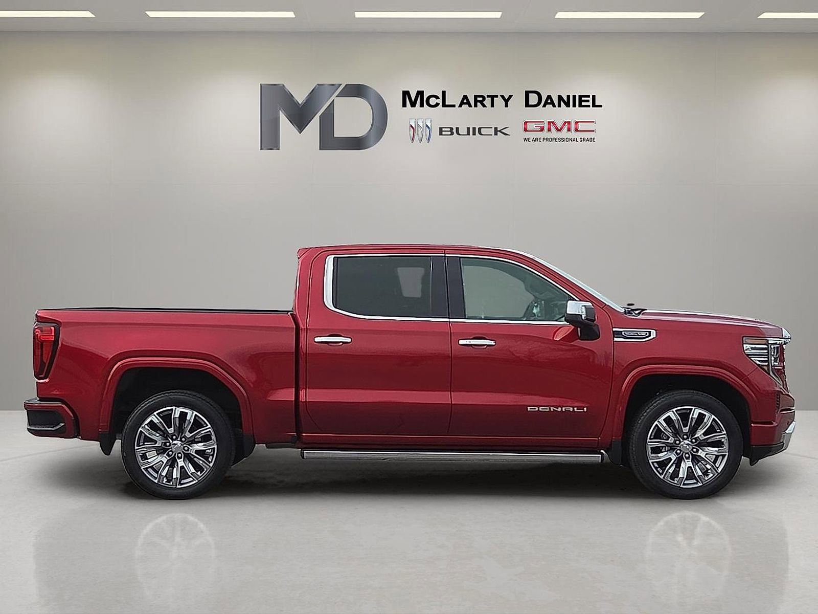 Certified 2024 GMC Sierra 1500 Denali w/ Denali Reserve Package image 6