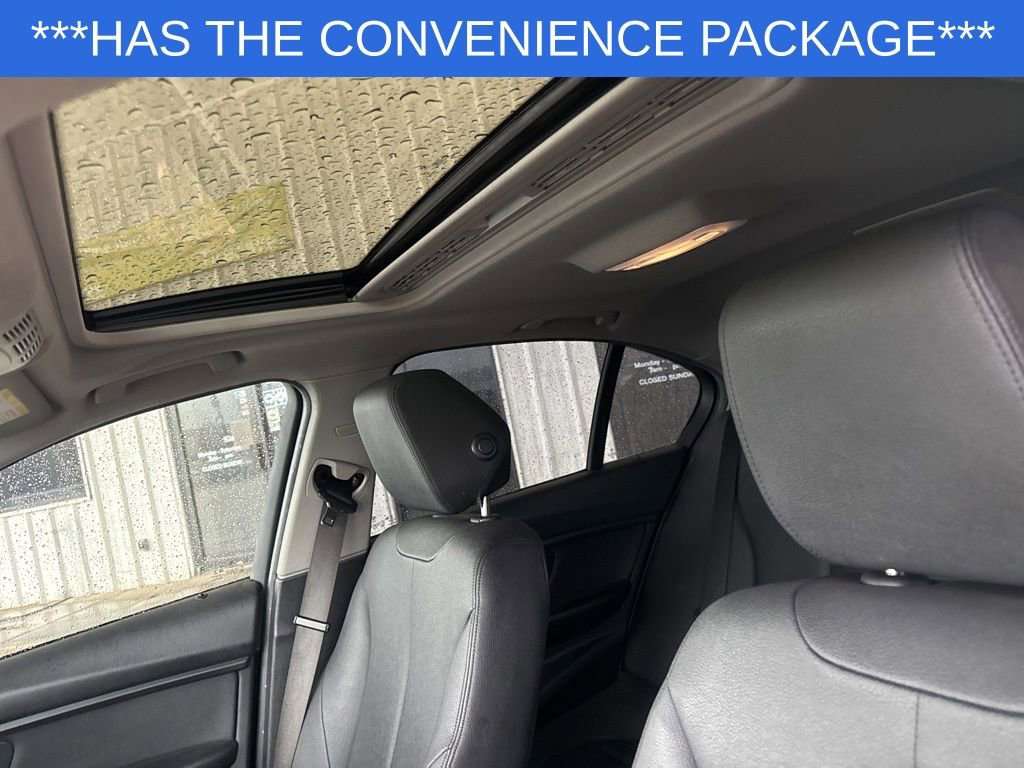 Used 2018 BMW 320i Sedan RWD image 14