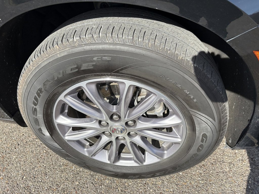 Used 2024 Buick Enclave Premium image 15