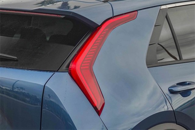 New 2025 Kia Niro EX image 17